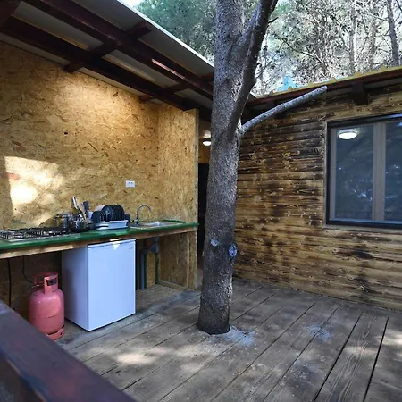 Baumhaus 3 - 5 Personen * Ražanac