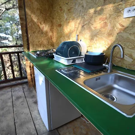 Baumhaus 3 - 5 Personen * Ražanac