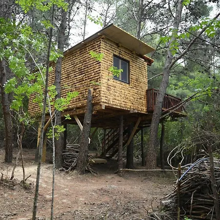 Baumhaus 3 - 5 Personen * Ražanac